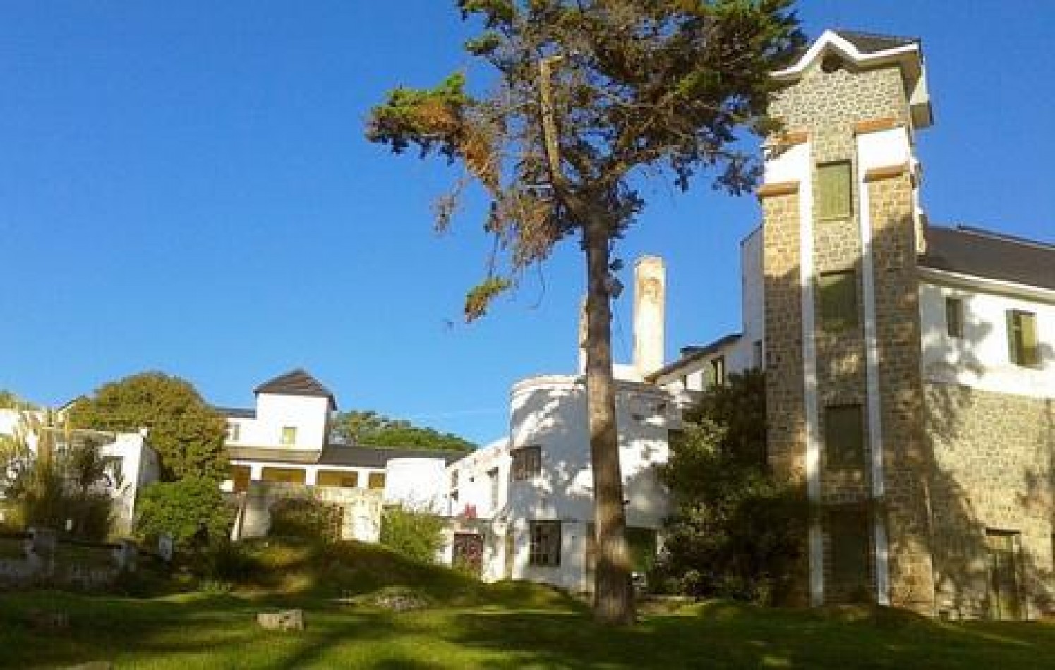 Hotel a restaurar - La Falda