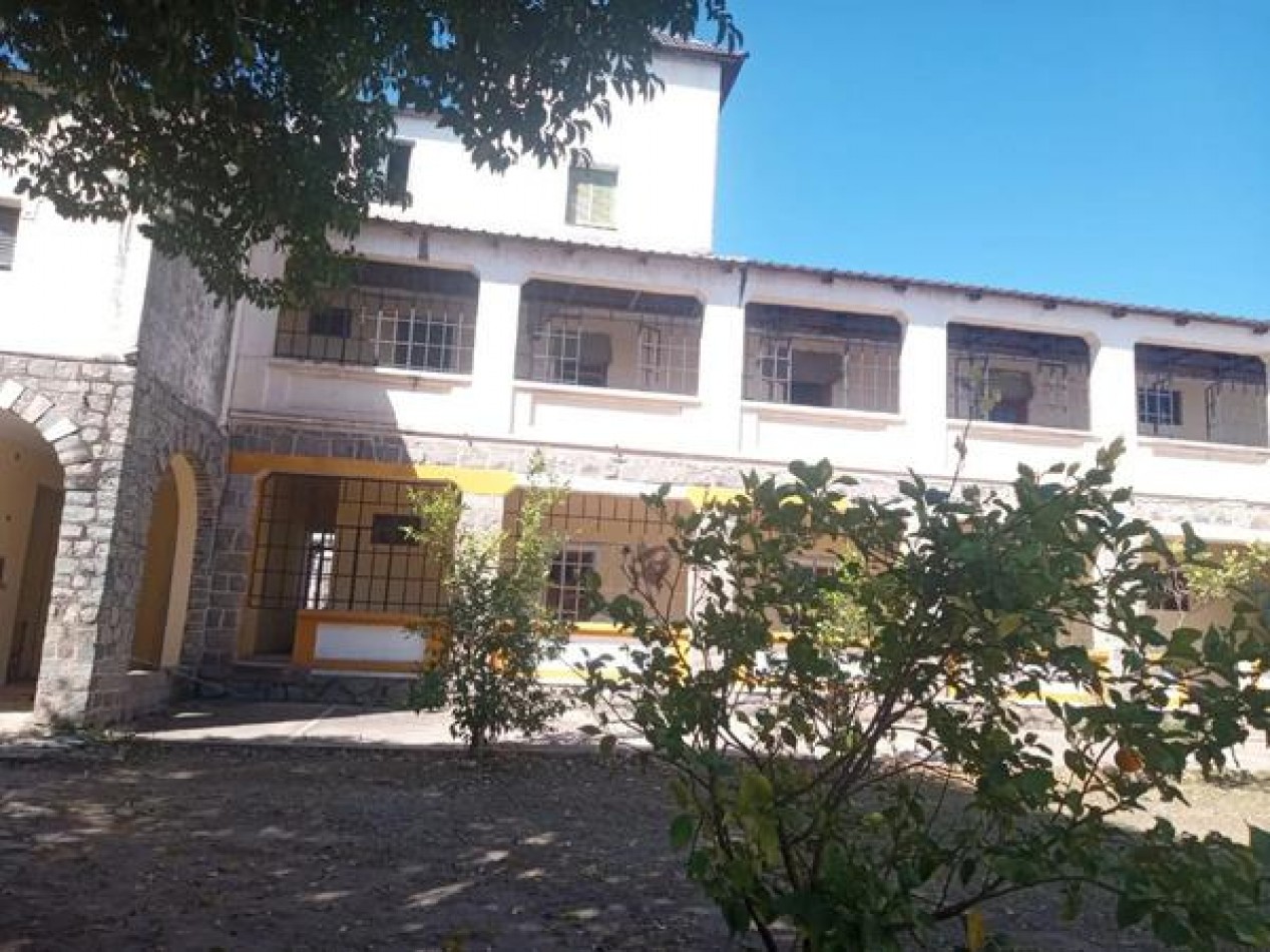 Hotel a restaurar - La Falda