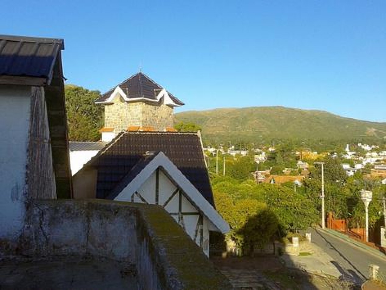Hotel a restaurar - La Falda