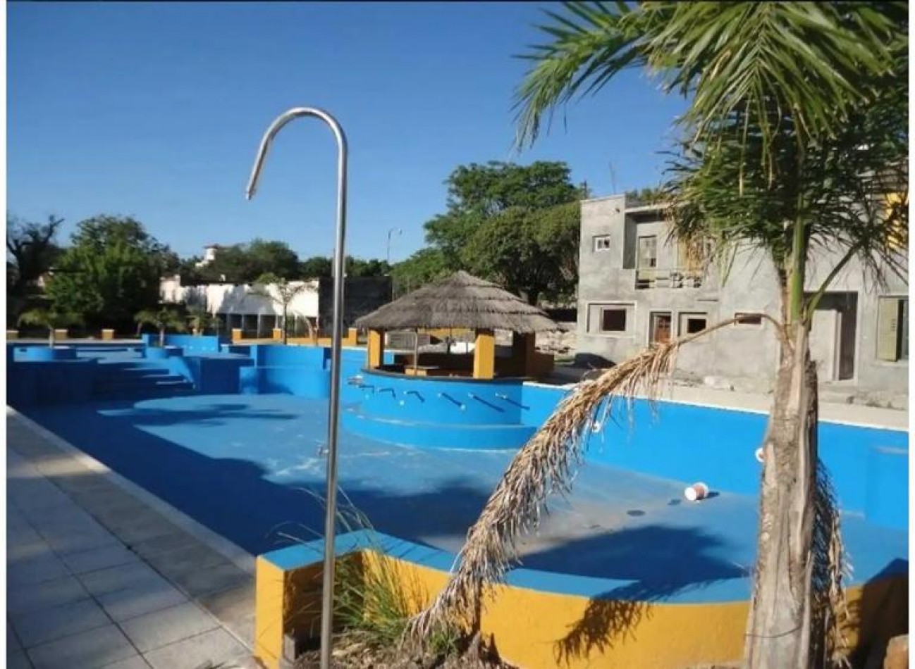 Hotel a restaurar - La Falda