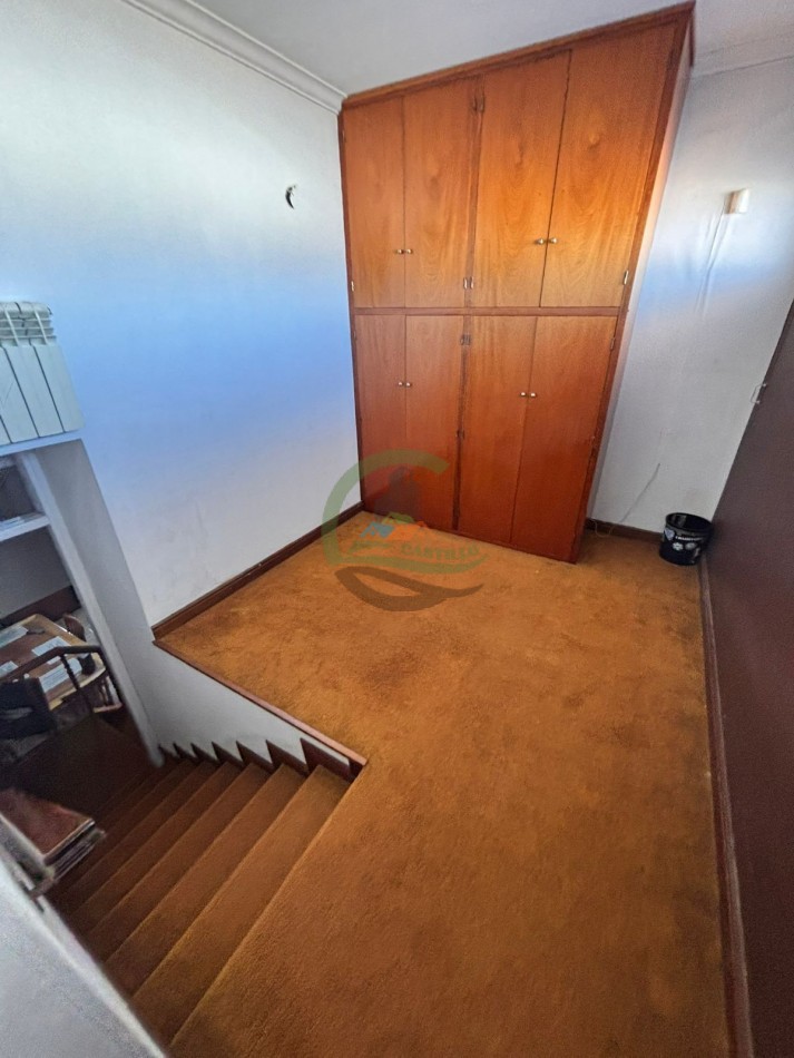Casa 4 dorm con local - Bolivar