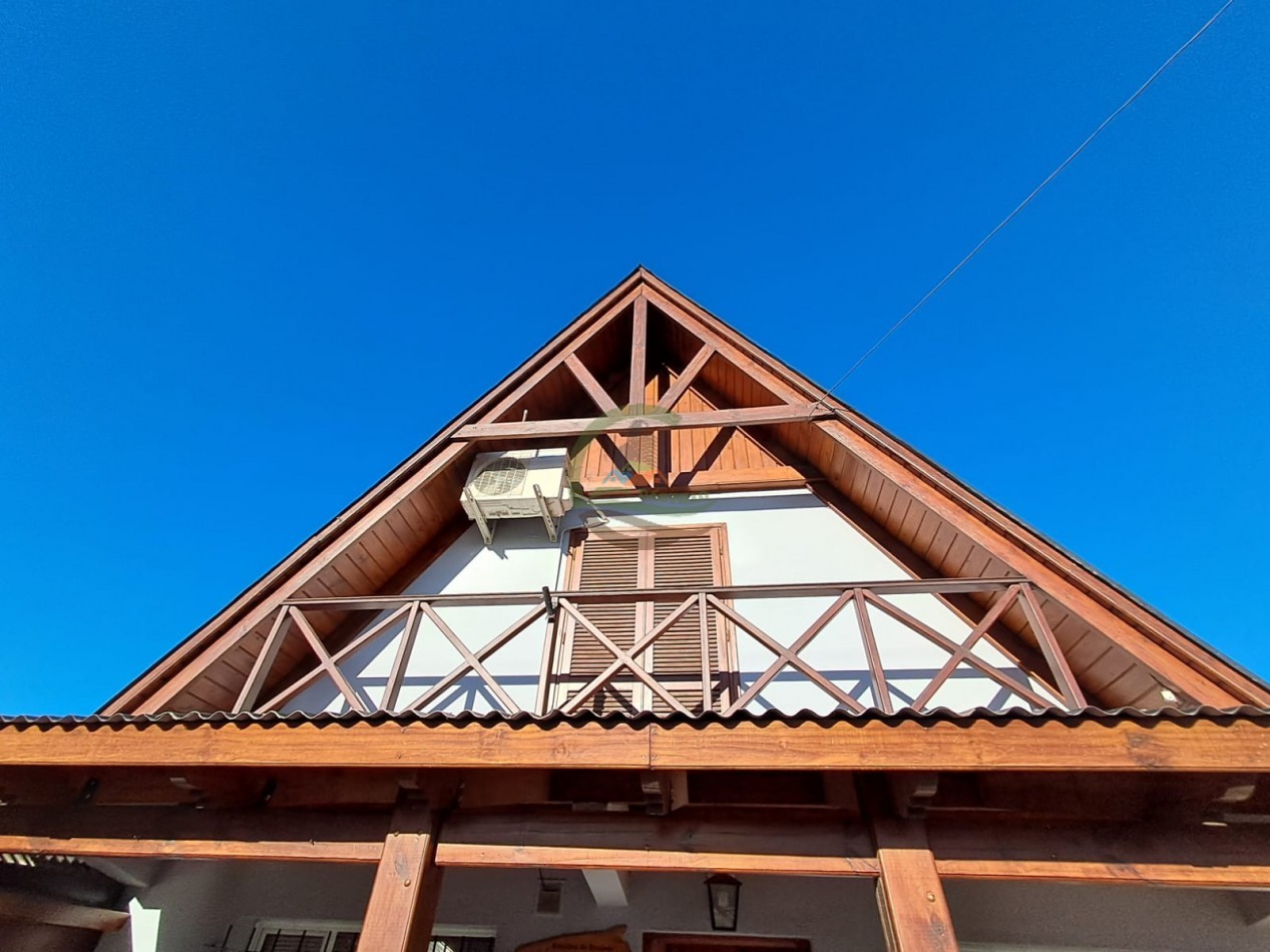 Casa tipo cabaña con pileta - Trelew