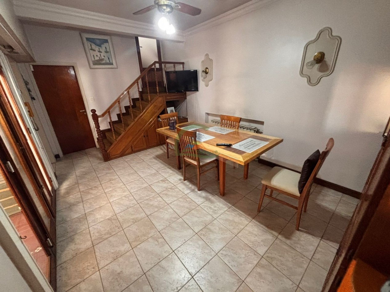 Casa 4 dorm con local - Bolivar