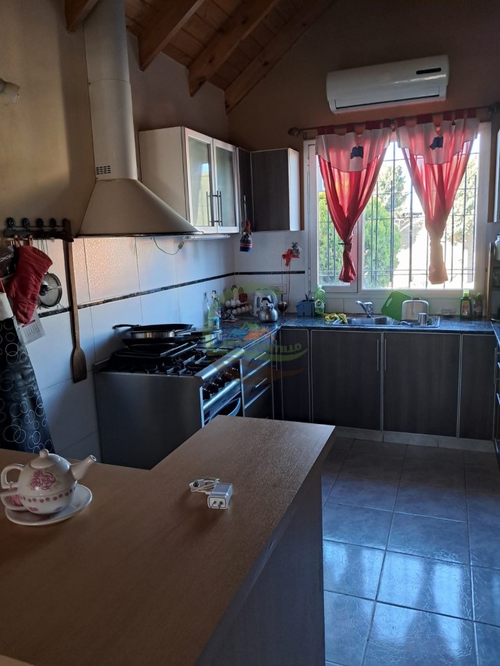 Casa tipo cabaña con pileta - Trelew