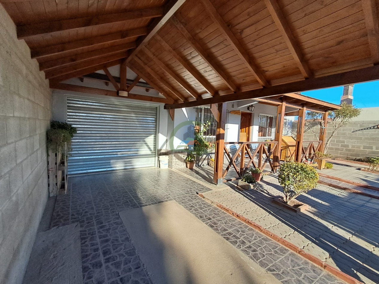 Casa tipo cabaña con pileta - Trelew