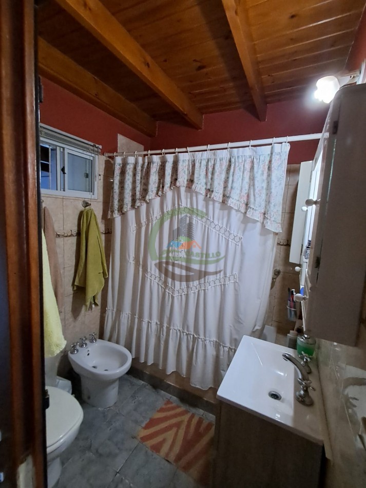 Casa tipo cabaña con pileta - Trelew