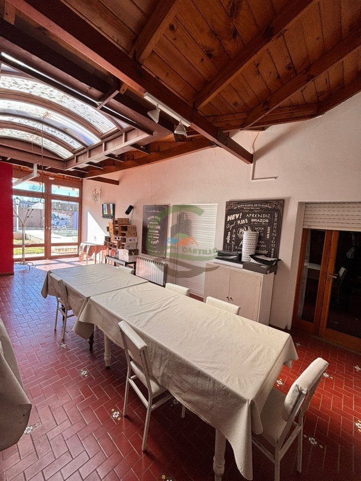 Casa 4 dorm con local - Bolivar