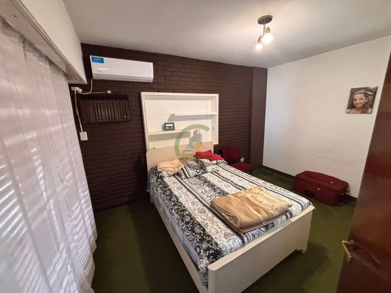 Casa 4 dorm con local - Bolivar