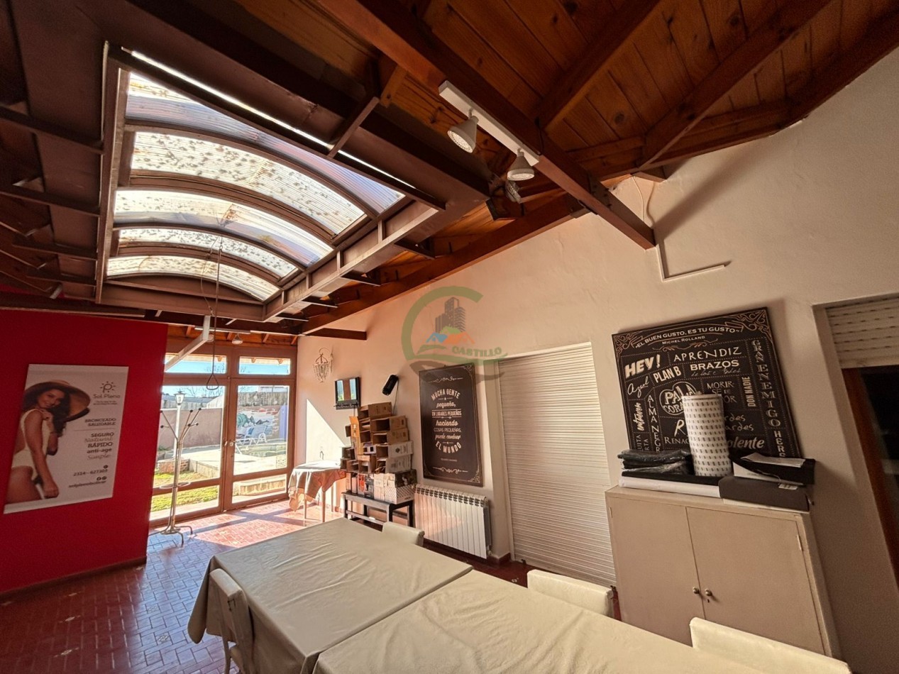 Casa 4 dorm con local - Bolivar