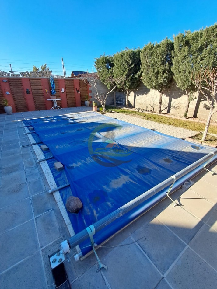 Casa tipo cabaña con pileta - Trelew