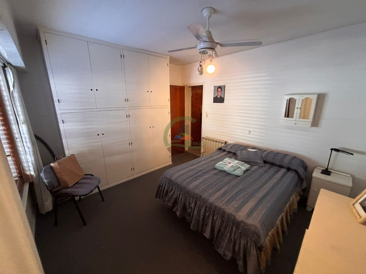 Casa 4 dorm con local - Bolivar