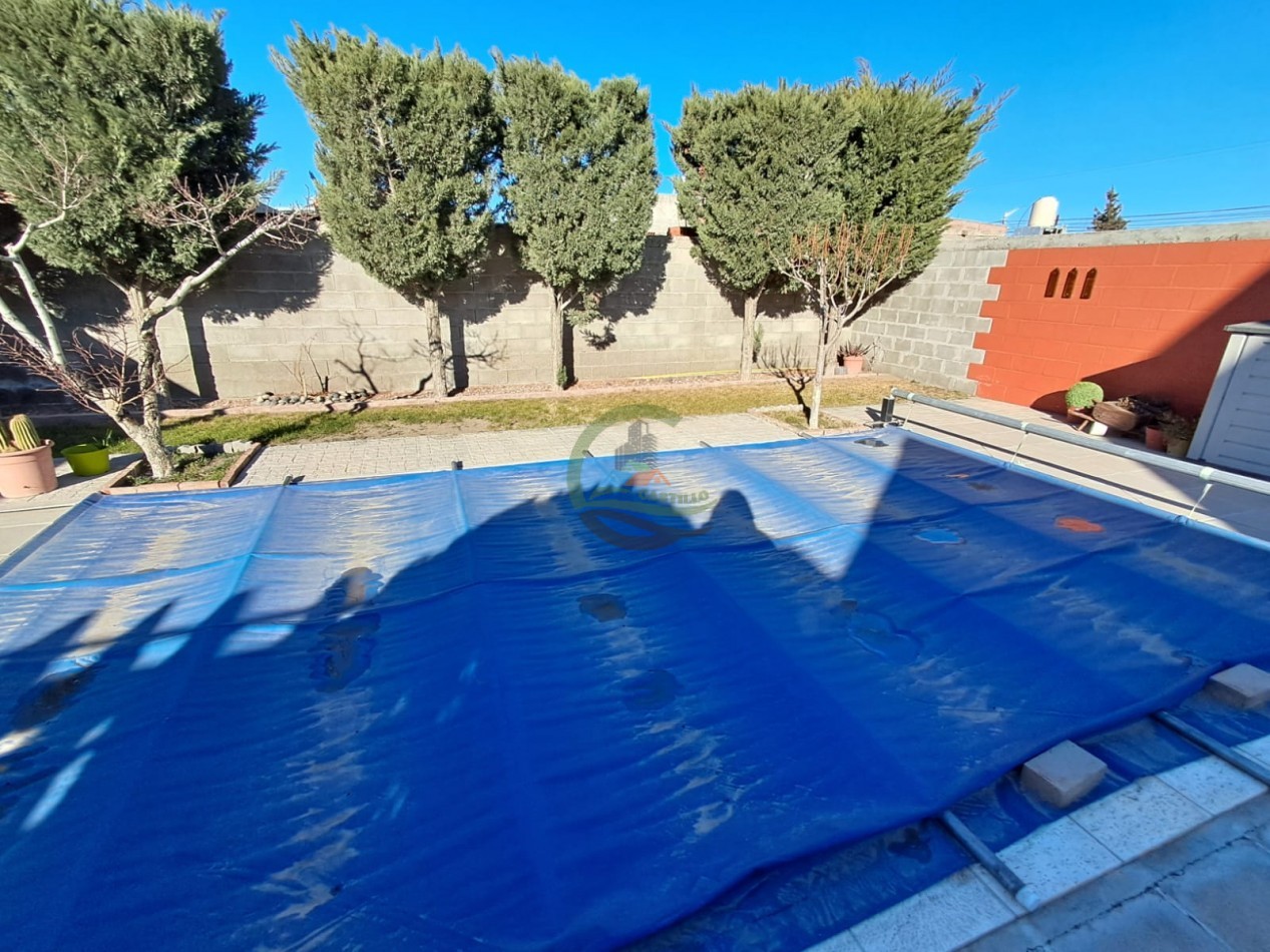 Casa tipo cabaña con pileta - Trelew