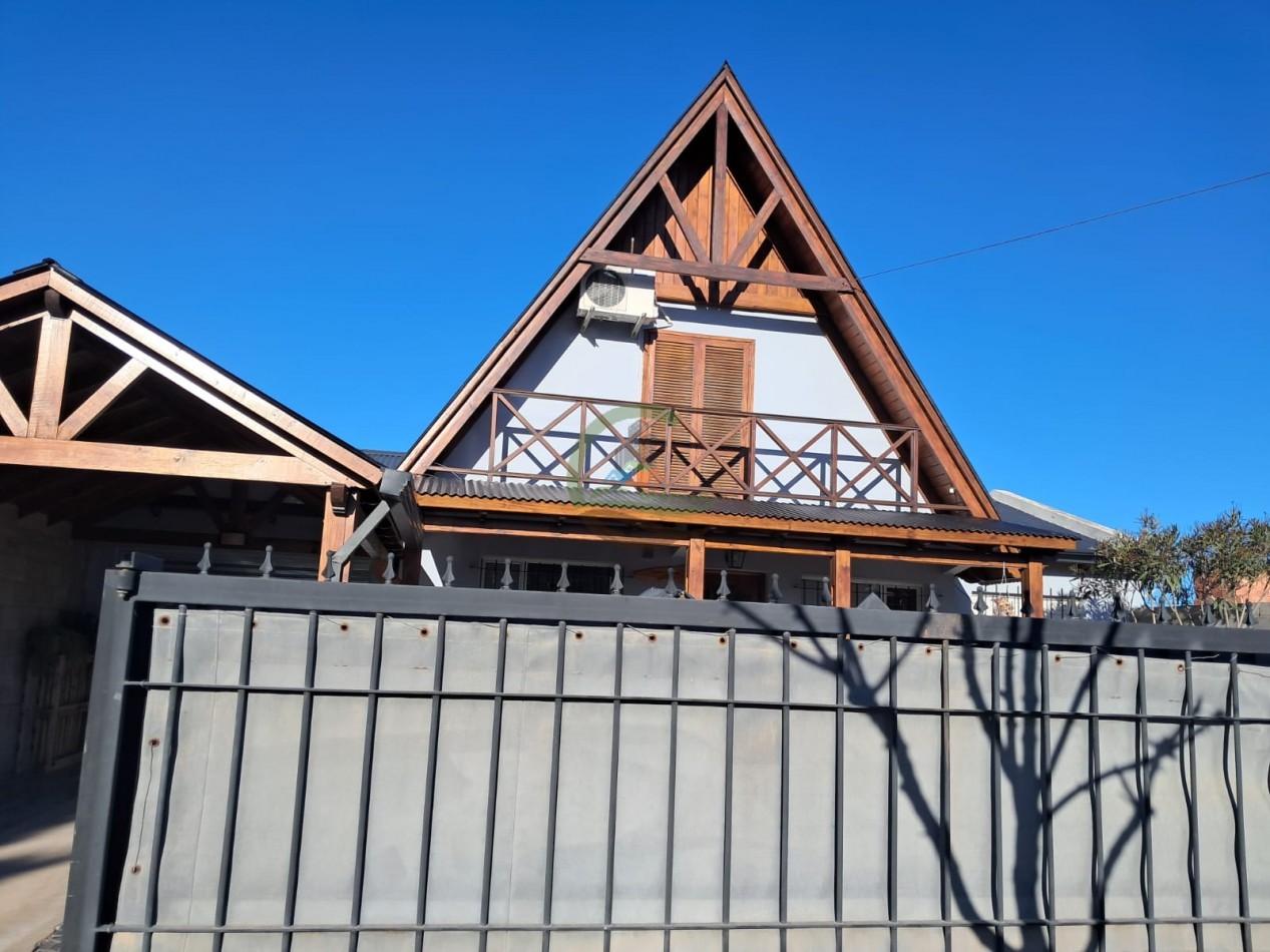 Casa tipo cabaña con pileta - Trelew